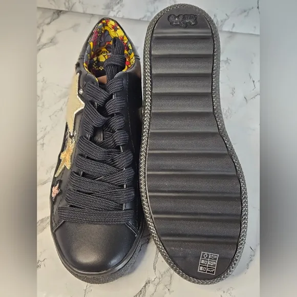 COACH Black Leather Low Top Sneakers Shoes with Star Patches size 7.5B