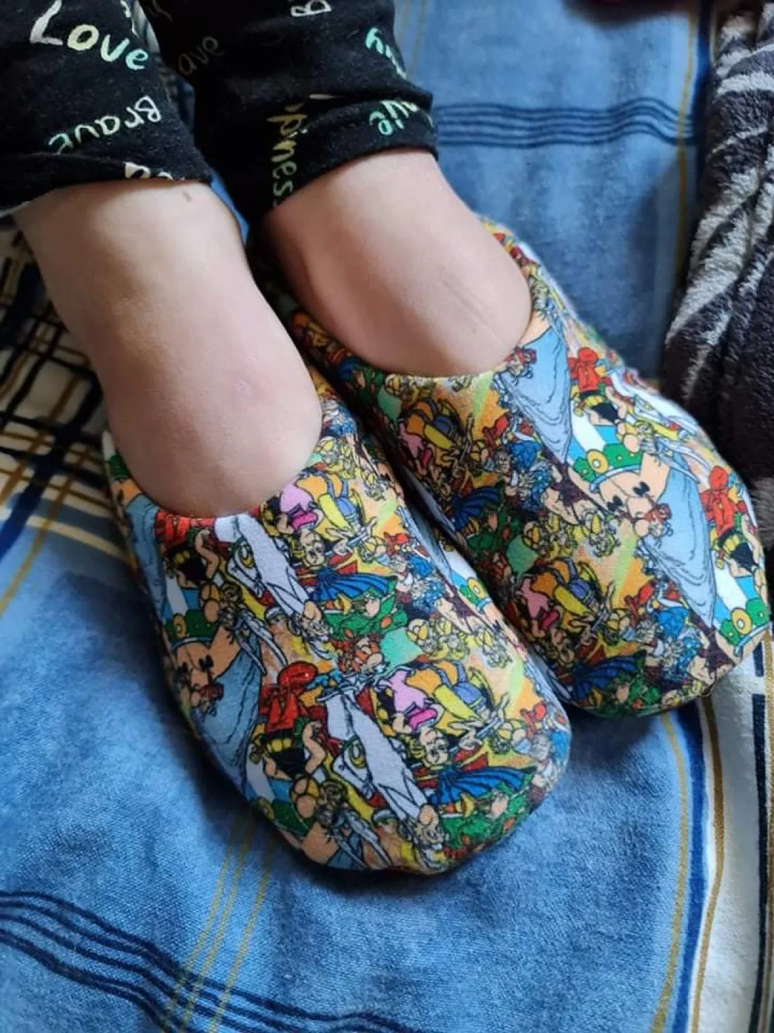 Free 25K Simple Slippers!