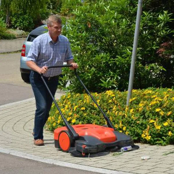 HAAGA® 677 Sweeper Outdoor / Indoor 31" Battery Push Sweeper