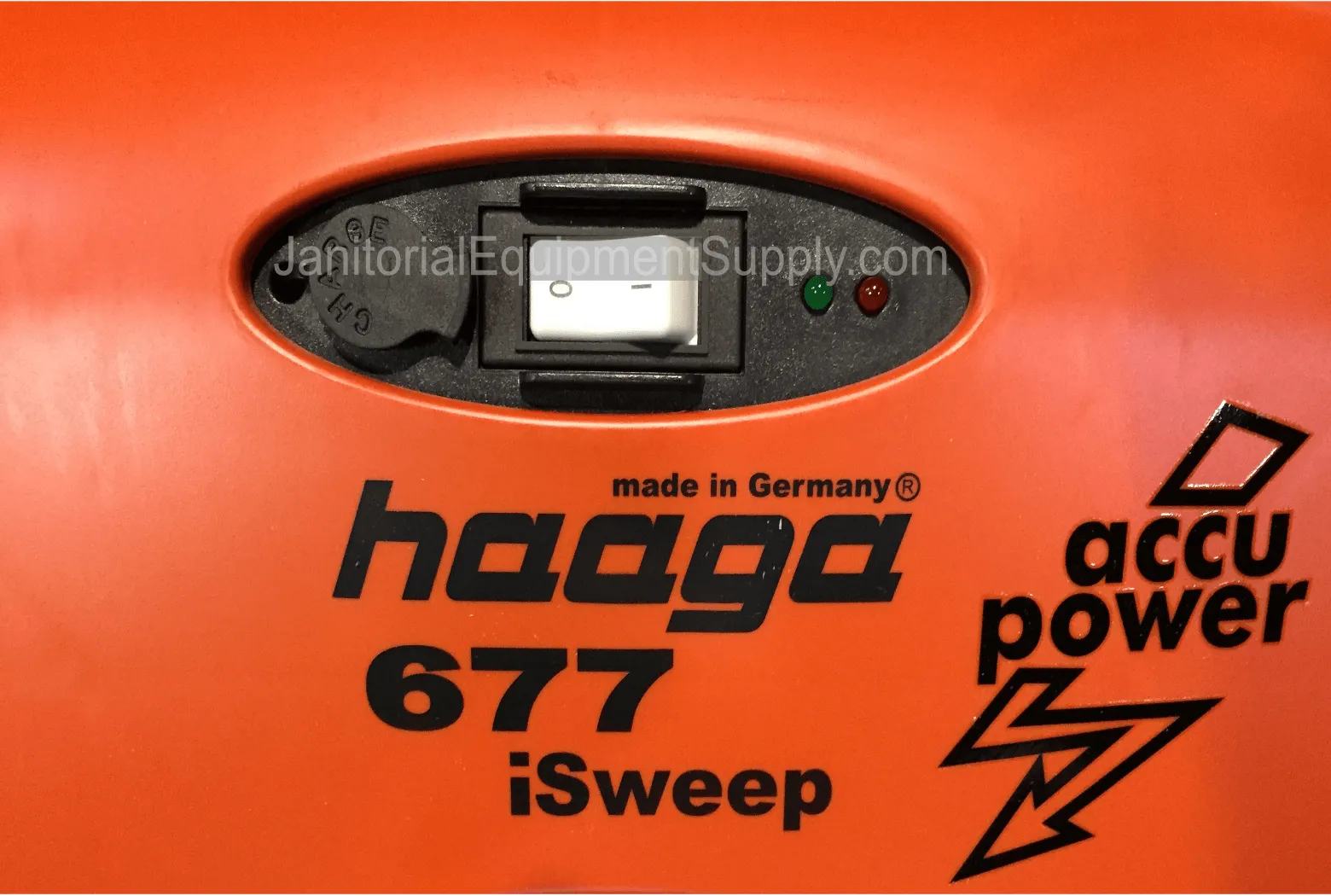 HAAGA® 677 Sweeper Outdoor / Indoor 31" Battery Push Sweeper