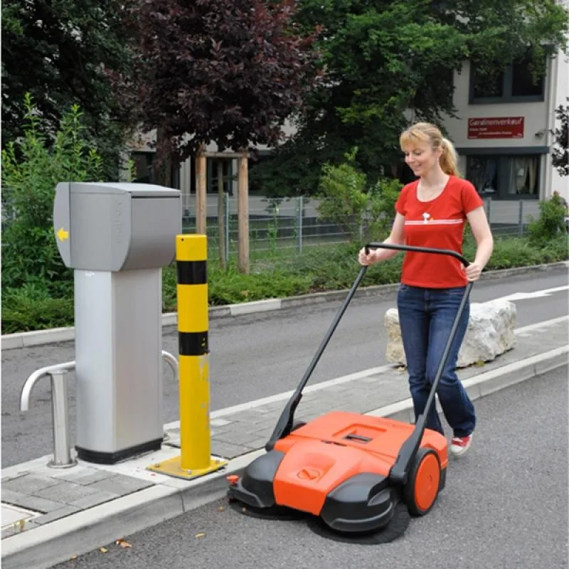 HAAGA® 677 Sweeper Outdoor / Indoor 31" Battery Push Sweeper