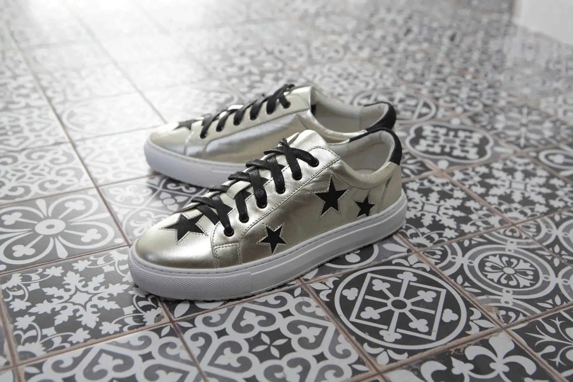 Hoxton - Gold with Black Stars Leather Trainers