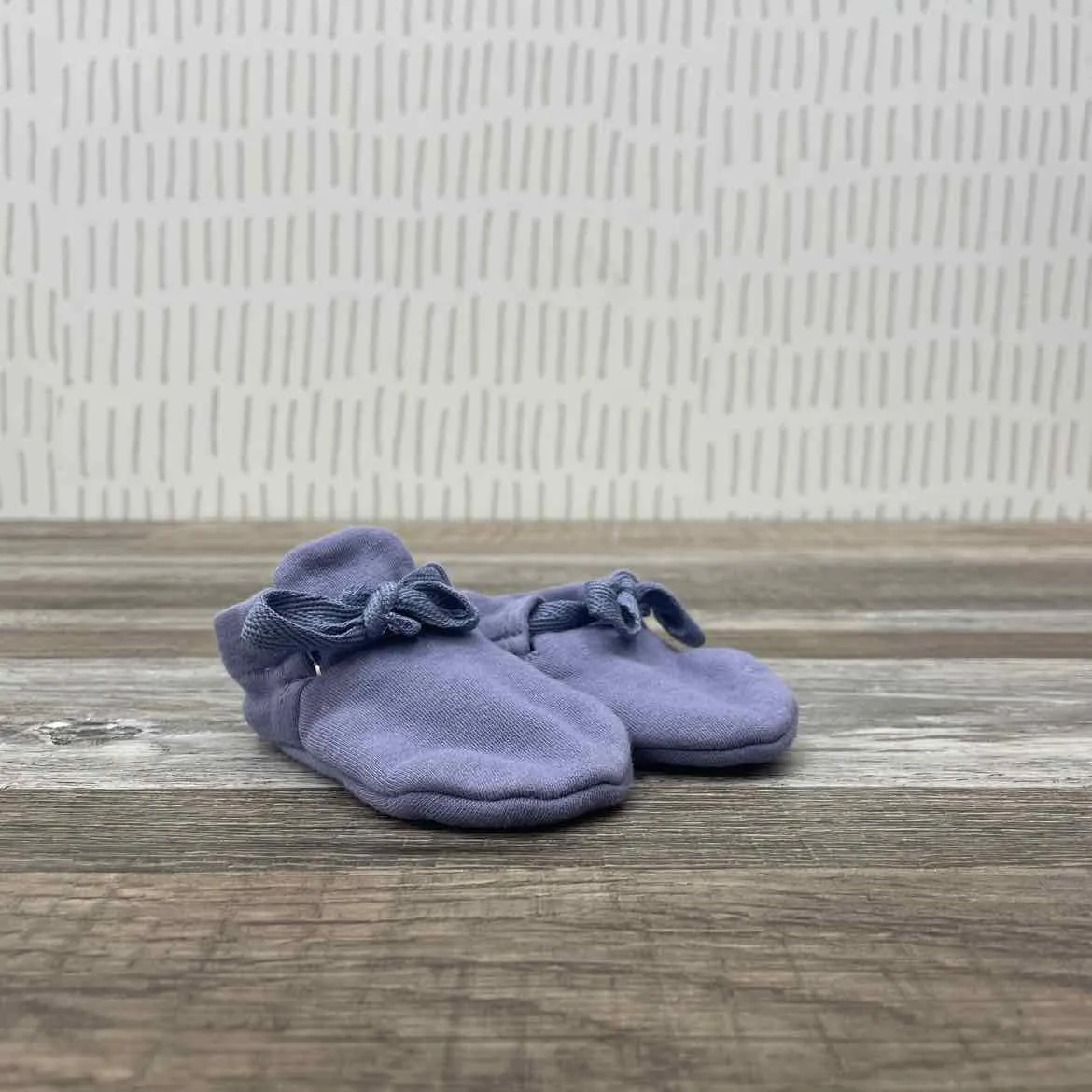 Kate Quinn FOOTWEAR slippers