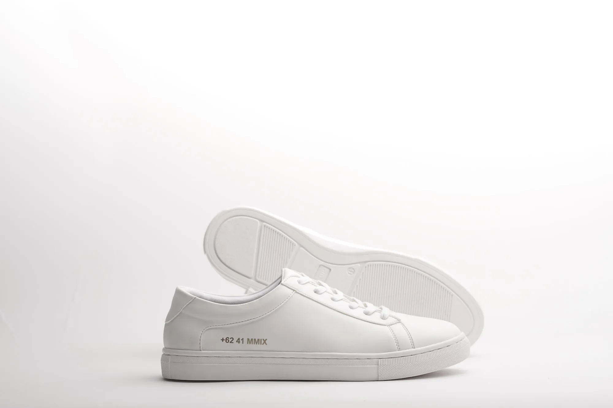 LAH-01 | TRIPLE WHITE | MEN