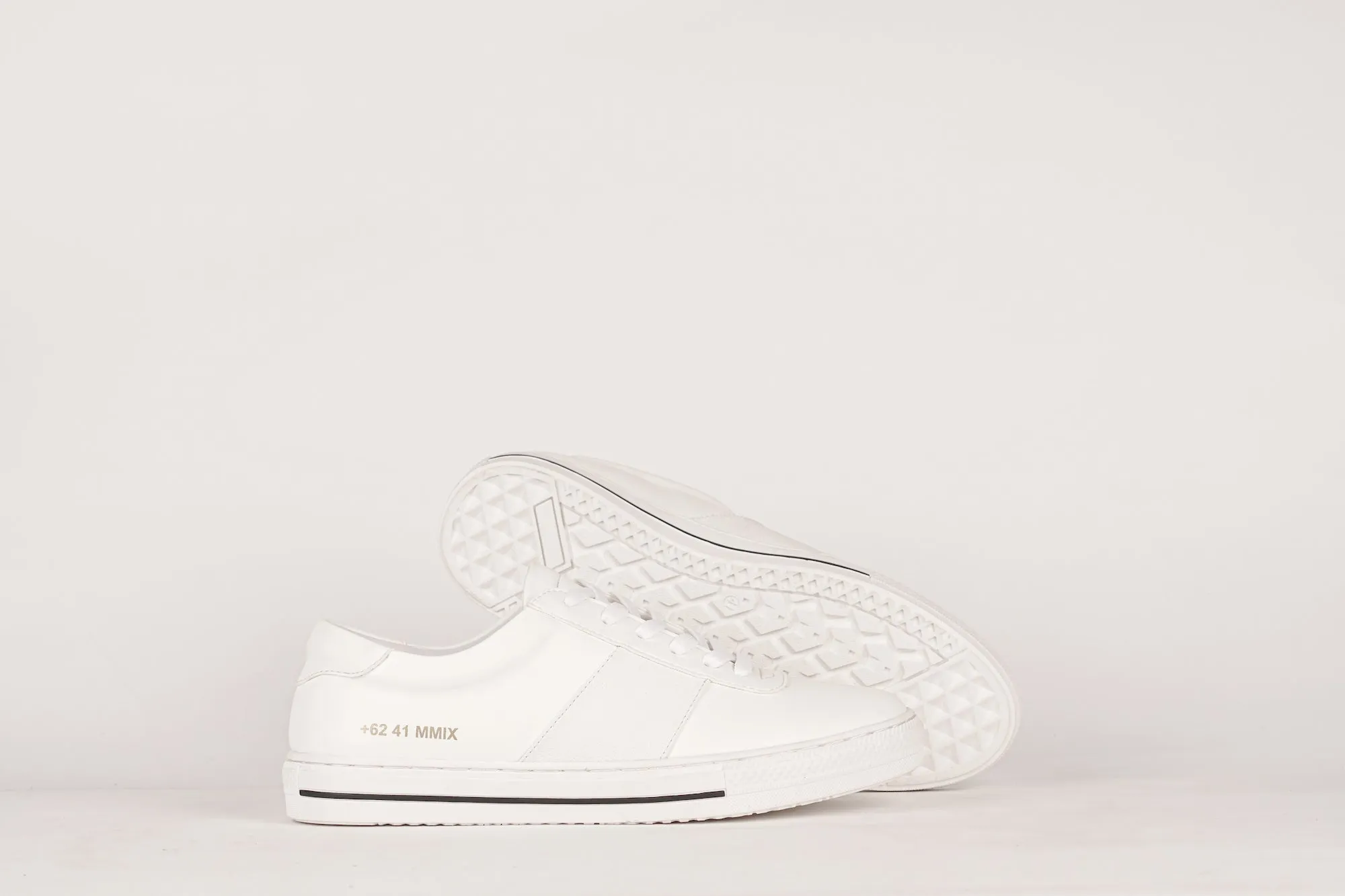 LAV-07 | TRIPLE WHITE | MEN