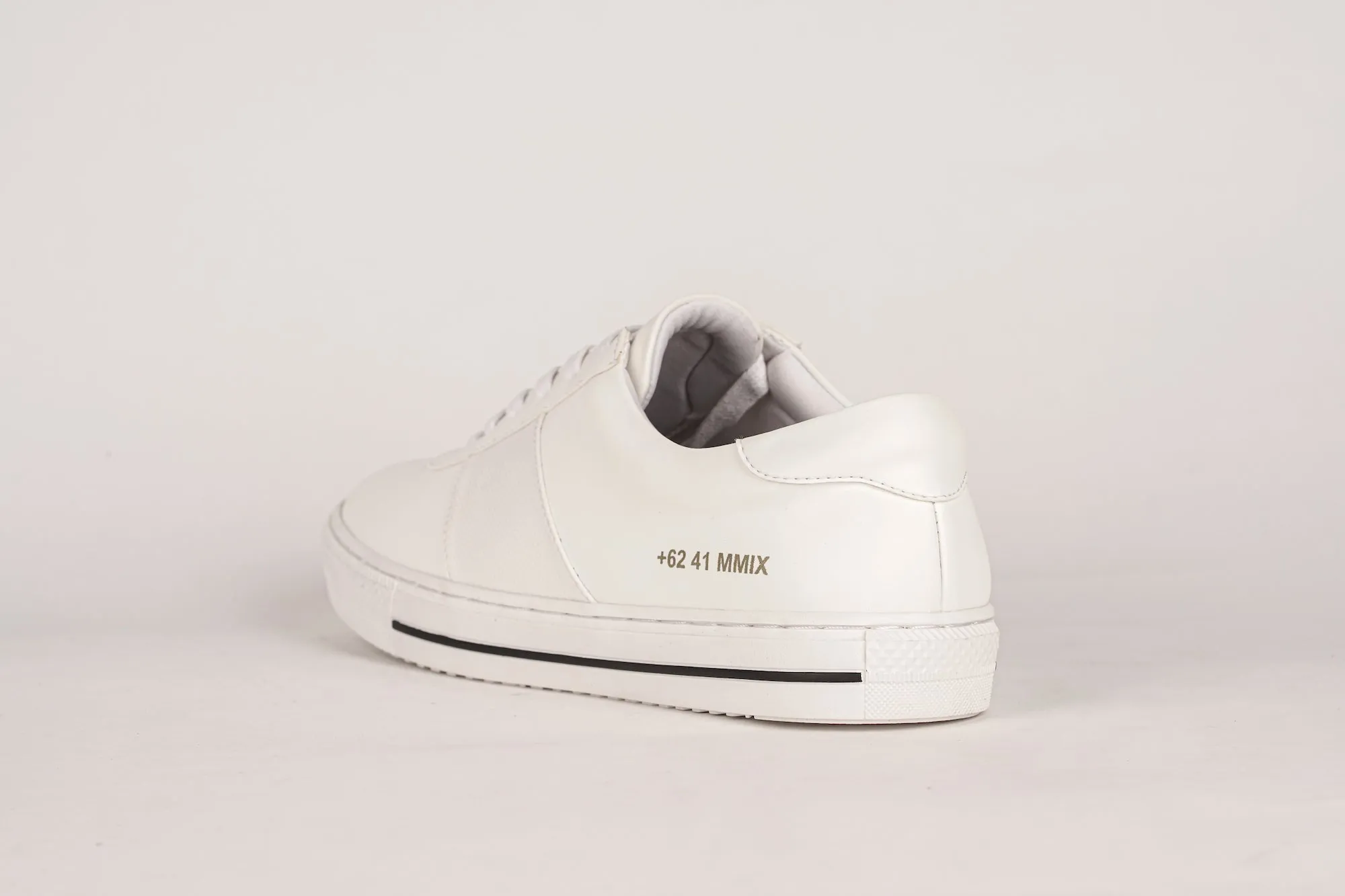 LAV-07 | TRIPLE WHITE | MEN