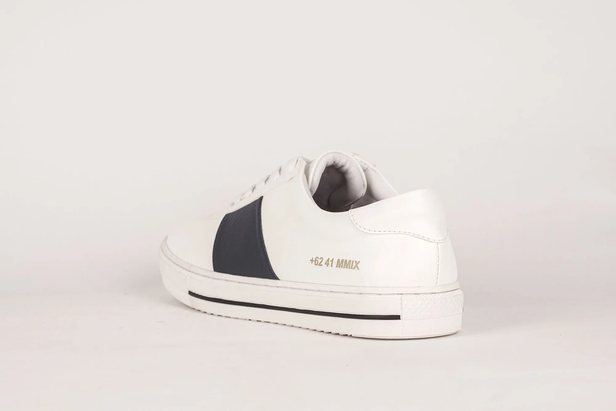 LAV-07 | WHITE / NAVY | MEN
