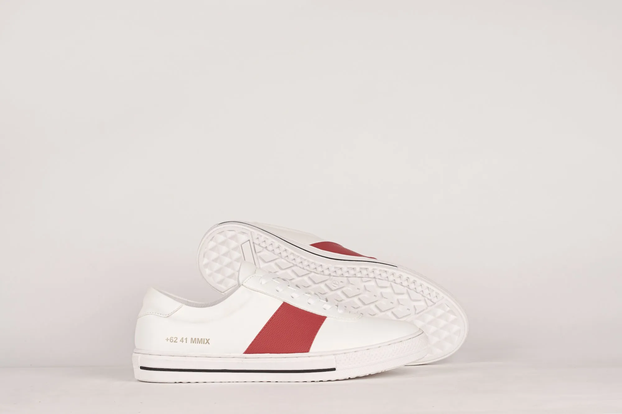 LAV-07 | WHITE / RED | MEN