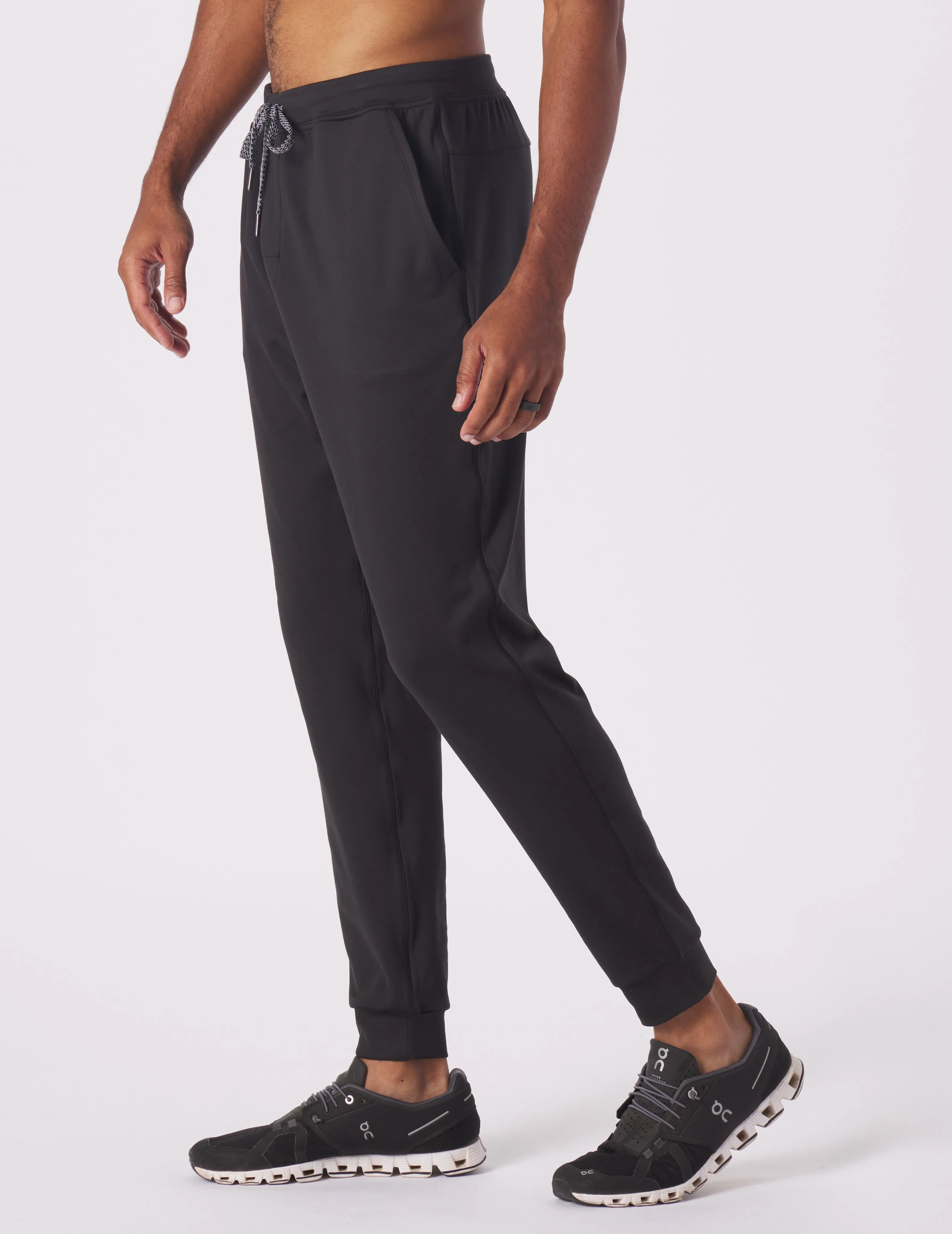 Medalist Jogger: Black