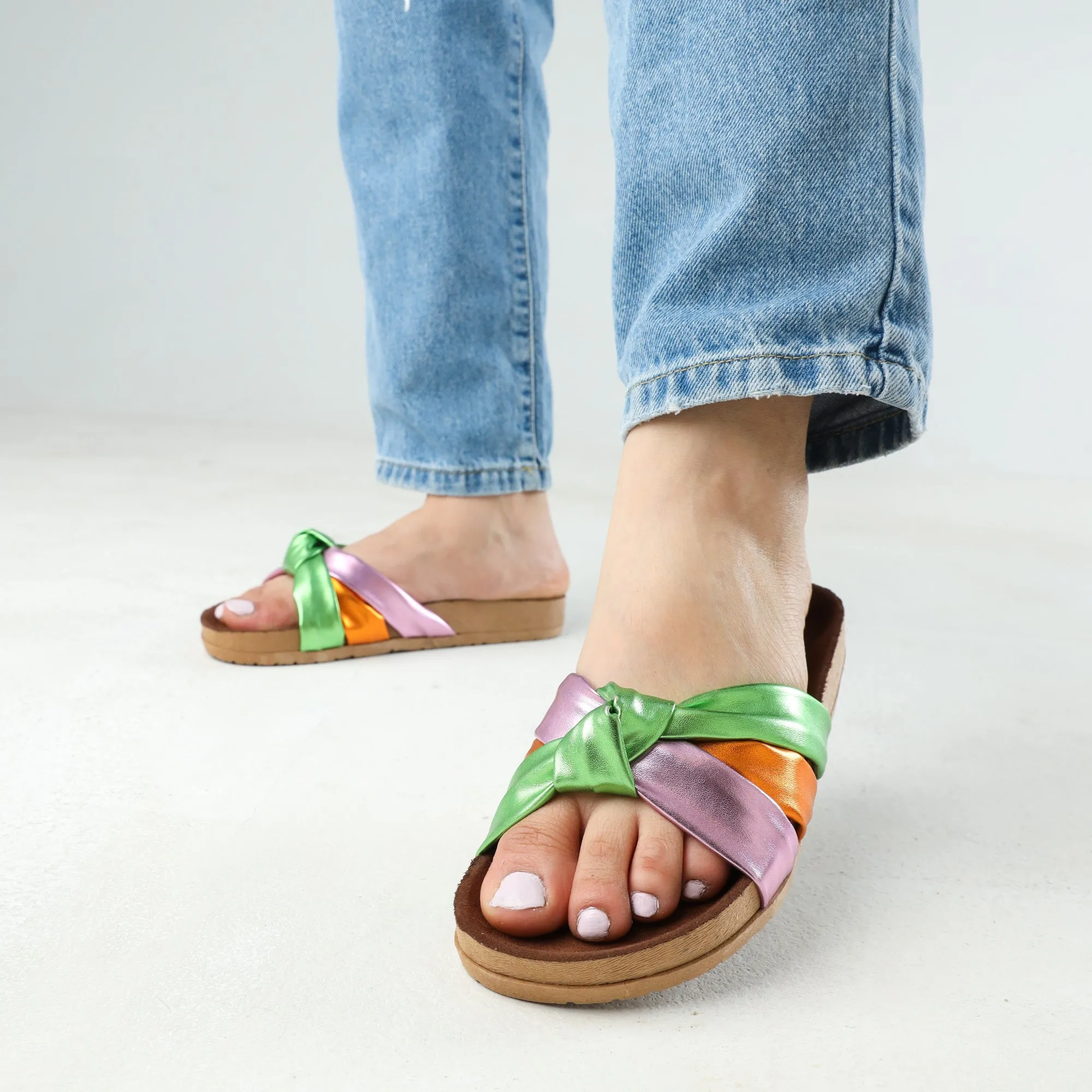 Mix Colors Center Tie Soft Footbed Slippers
