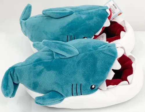 New Cat & Jack Kids Shark Slippers, Sz M Size 2/3!