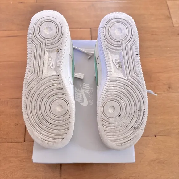 Nike Air Force 1 Low GS Summit White / Emerald Rise Teal Athletic Shoes