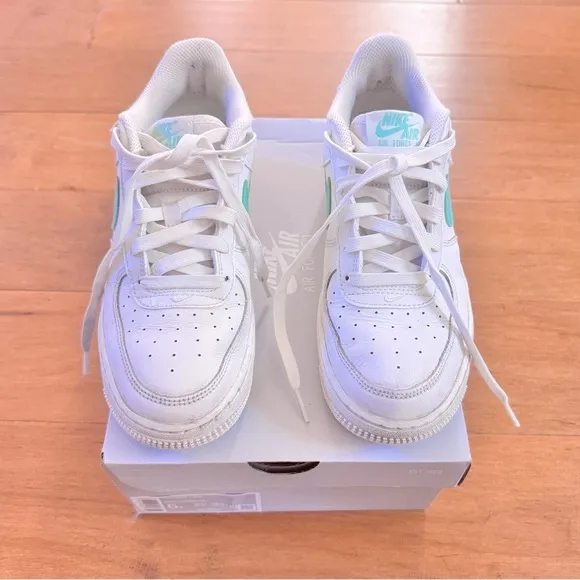 Nike Air Force 1 Low GS Summit White / Emerald Rise Teal Athletic Shoes