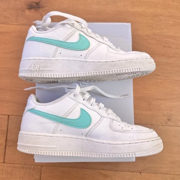 Nike Air Force 1 Low GS Summit White / Emerald Rise Teal Athletic Shoes