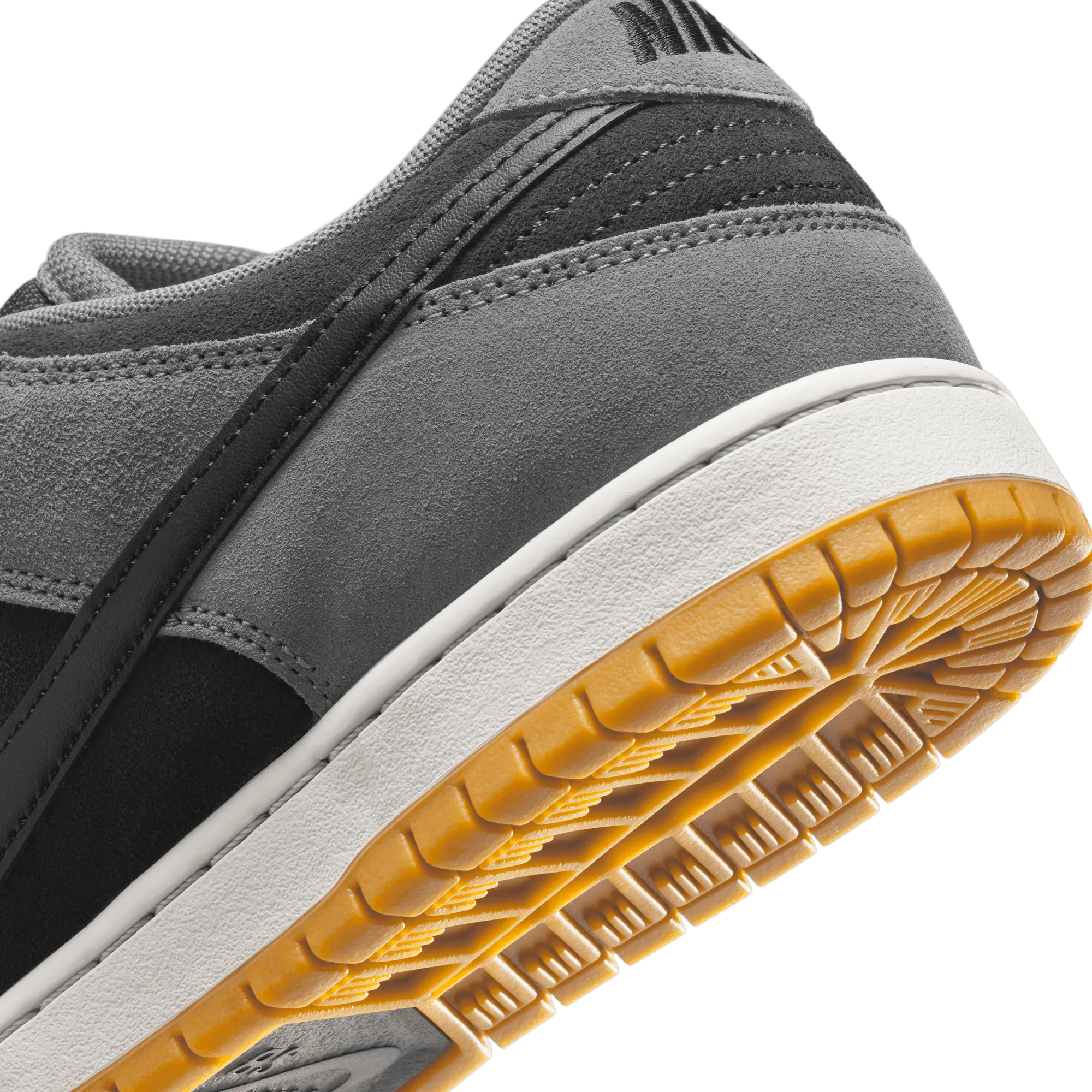 NIKE SB DUNK LOW PRO