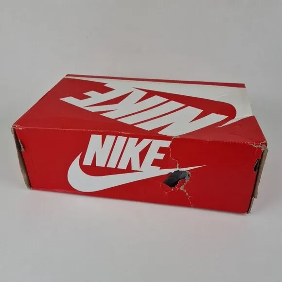 Nike Woodside 2 High Black Red Pre-School Winter Boots Size 2 Y