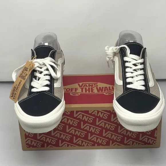 NWT Van’s off the wall old school tape shoes, size 8.5