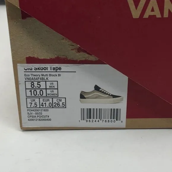 NWT Van’s off the wall old school tape shoes, size 8.5