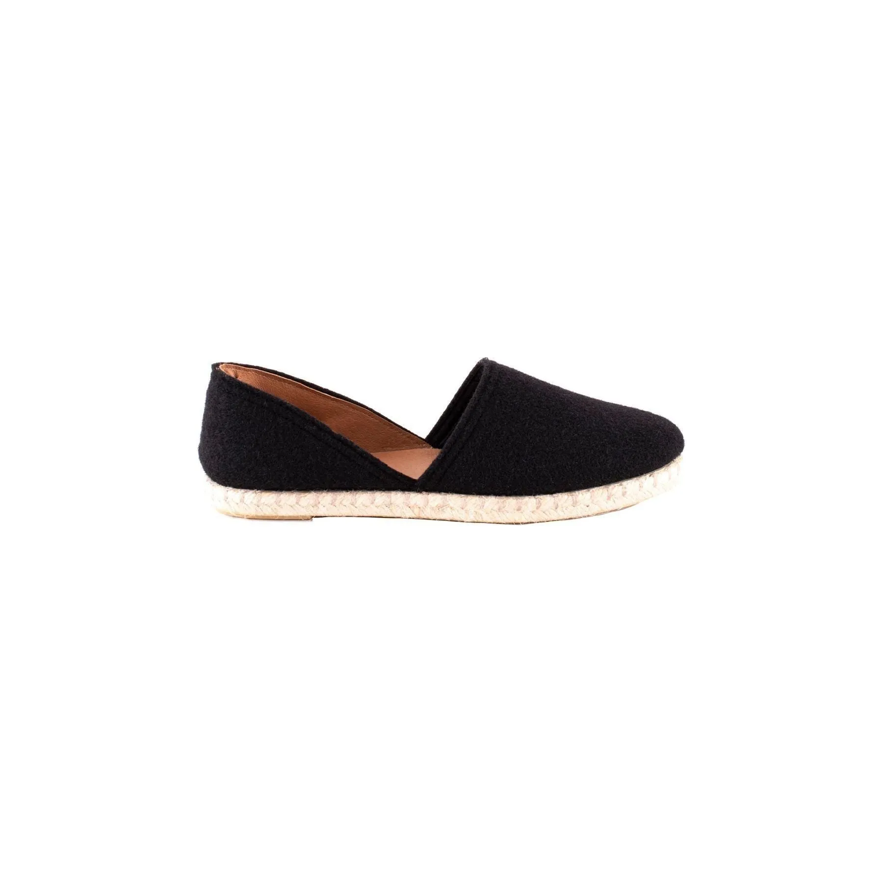 Paula Slipper, Black