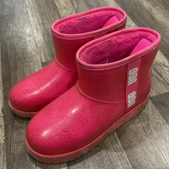 UGG Classic Clear Barbie Pink Mini Boots Size 6