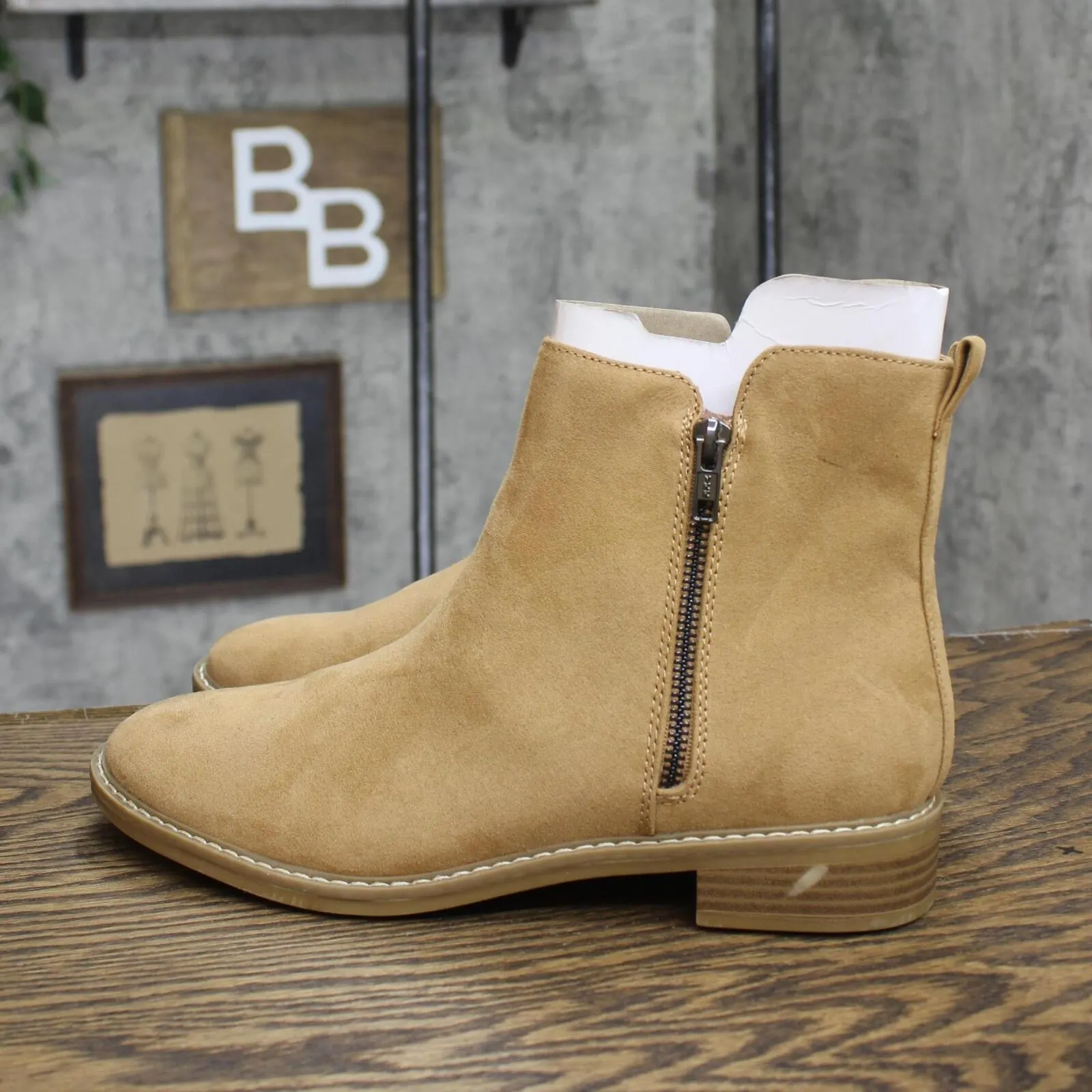 Universal Thread Women's Brenna Boots 88075756 Tan Brown 10M