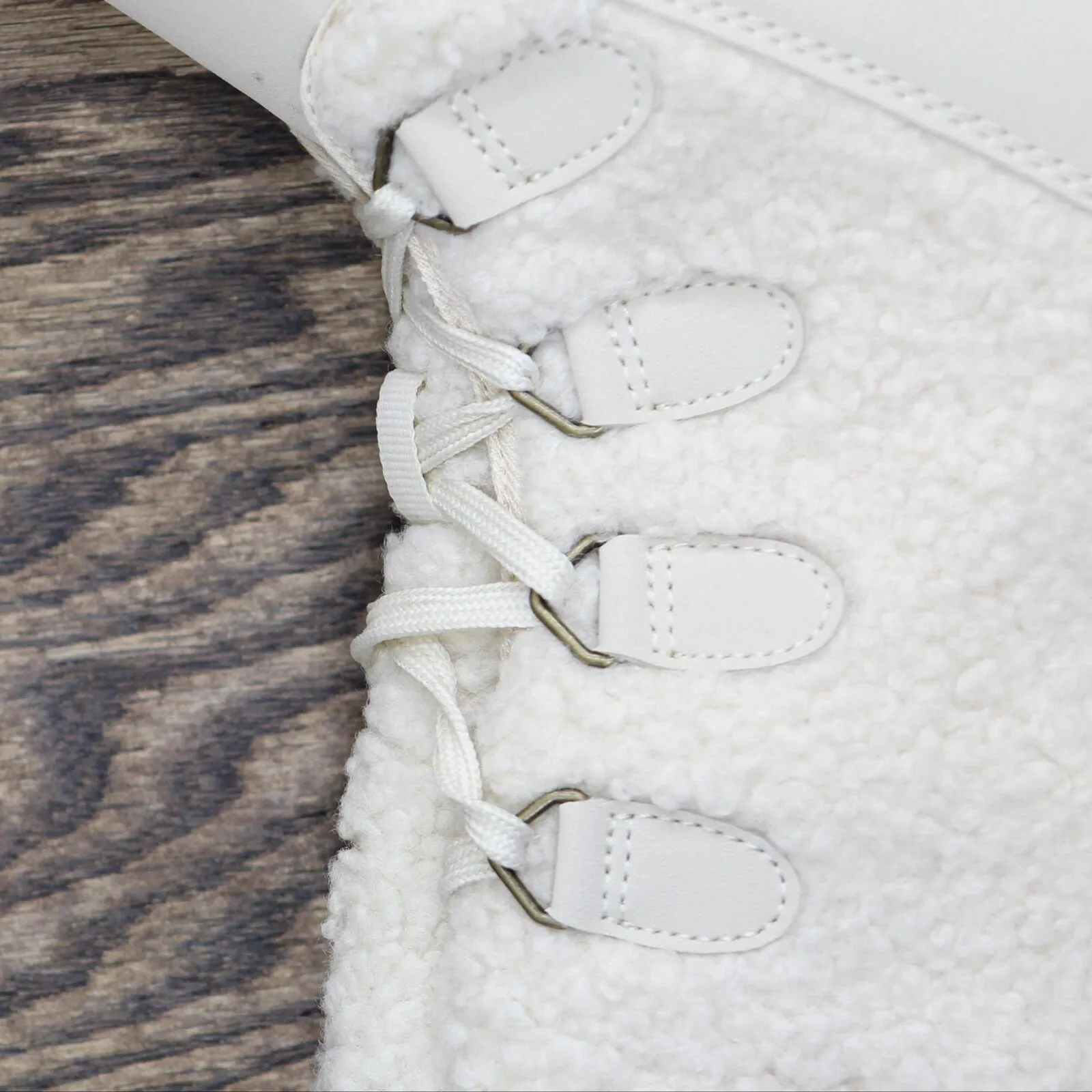 Universal Thread Womens Corie Shearling Hiker Winter Boots Cream Off White 7M