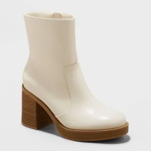 Universal Thread Women's Jenna Platform Boots with Memory Foam Insole 87930810