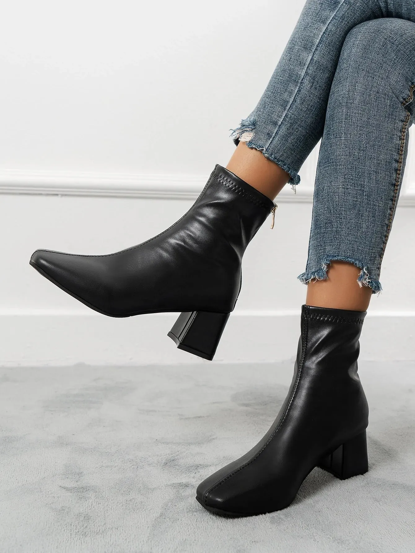 Zip Back Chunky Heeled Classic Boots - FD ⚡